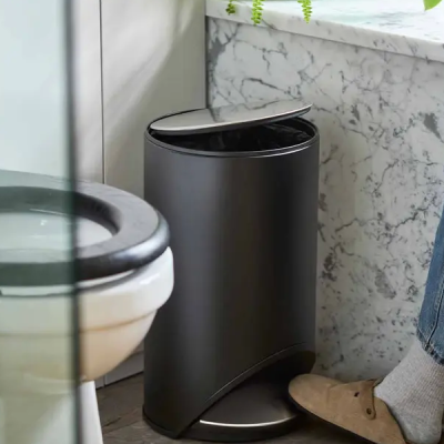 Універсальні контейнери для сміття